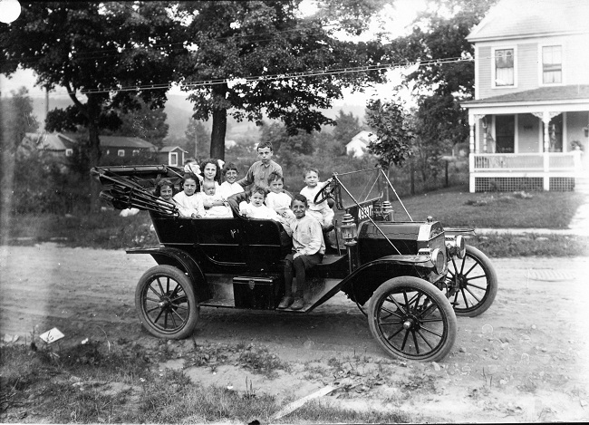 model-t-ford-and-children